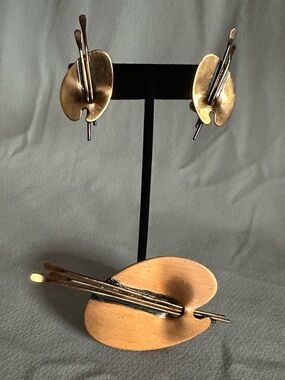 Vintage Renior Stamped Copper Painter’s Palette Brooch (4”) and Clip Earrings